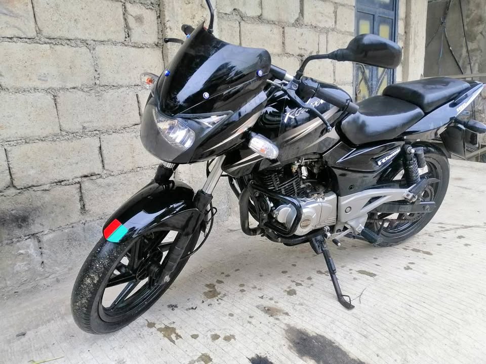 Rouser 180 for sale – photo 1